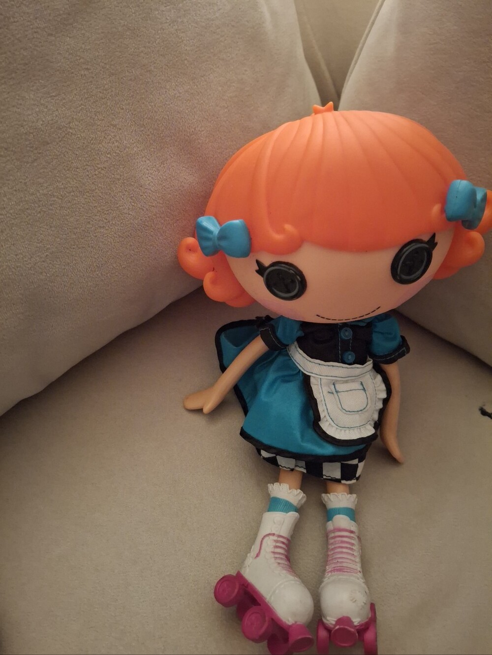 Lalaloopsy 11 inch Orange-haired Blue Dress Doll with Roller Skates - Picture 2 of 2